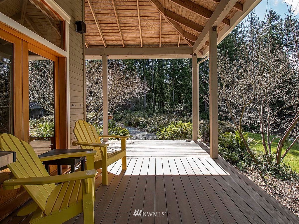 4243 Shokowakan Road Clinton, WA 98236 - Photo 6 of 35 Gallery Image 6
