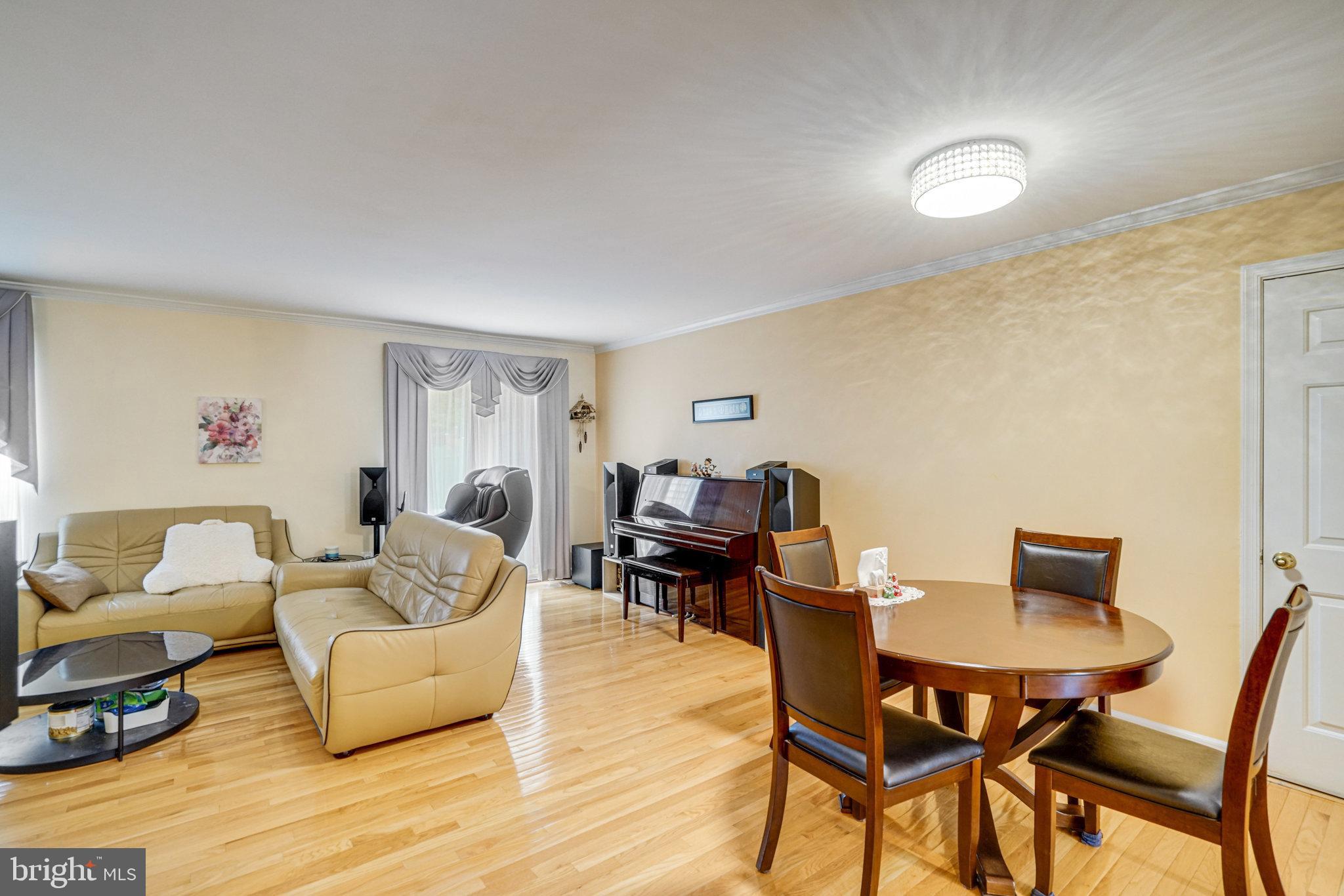 5941 Powell's Landing Road Burke, VA 22015 - Photo 14 of 71 Gallery Image 14