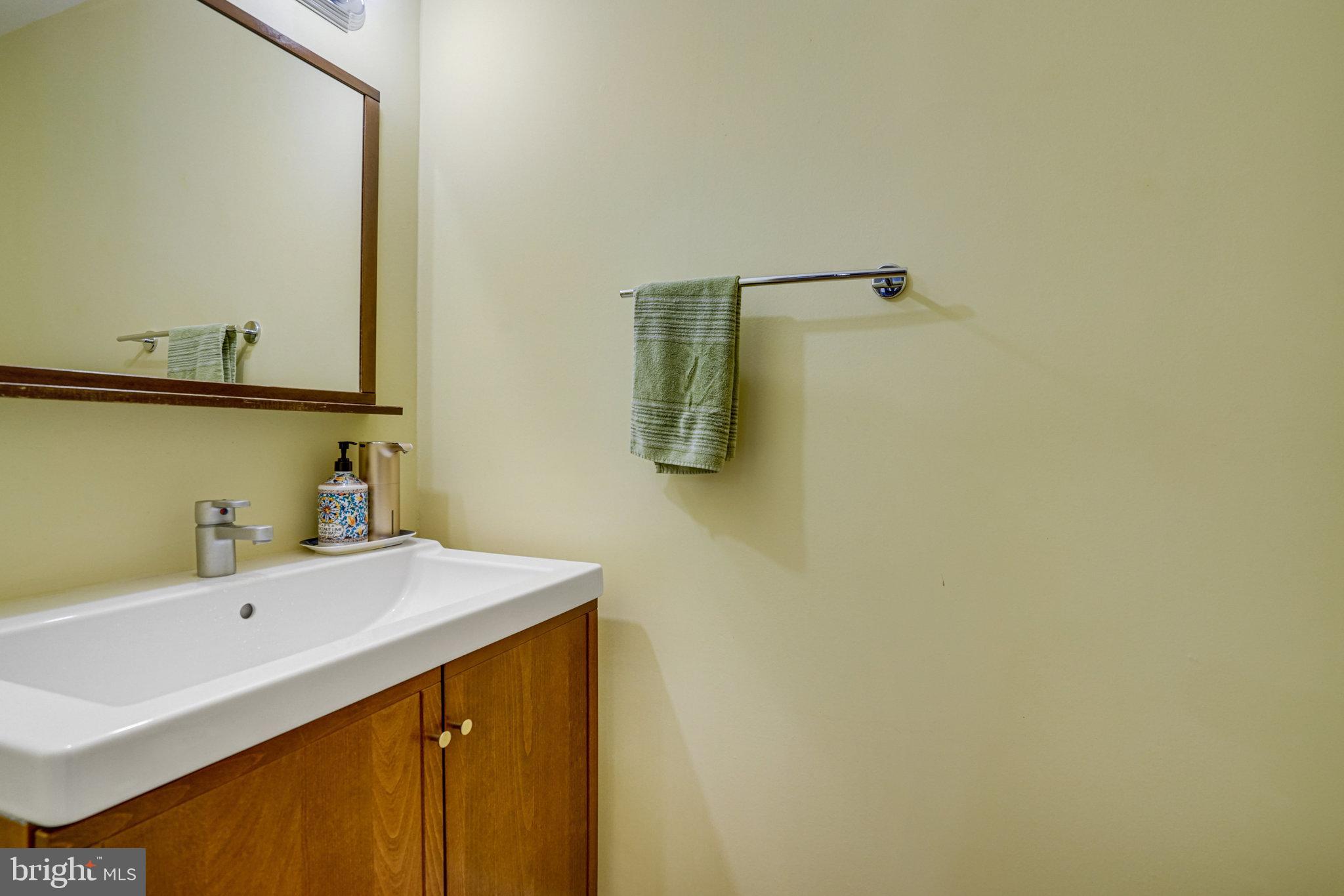 5941 Powell's Landing Road Burke, VA 22015 - Photo 27 of 71 Gallery Image 27
