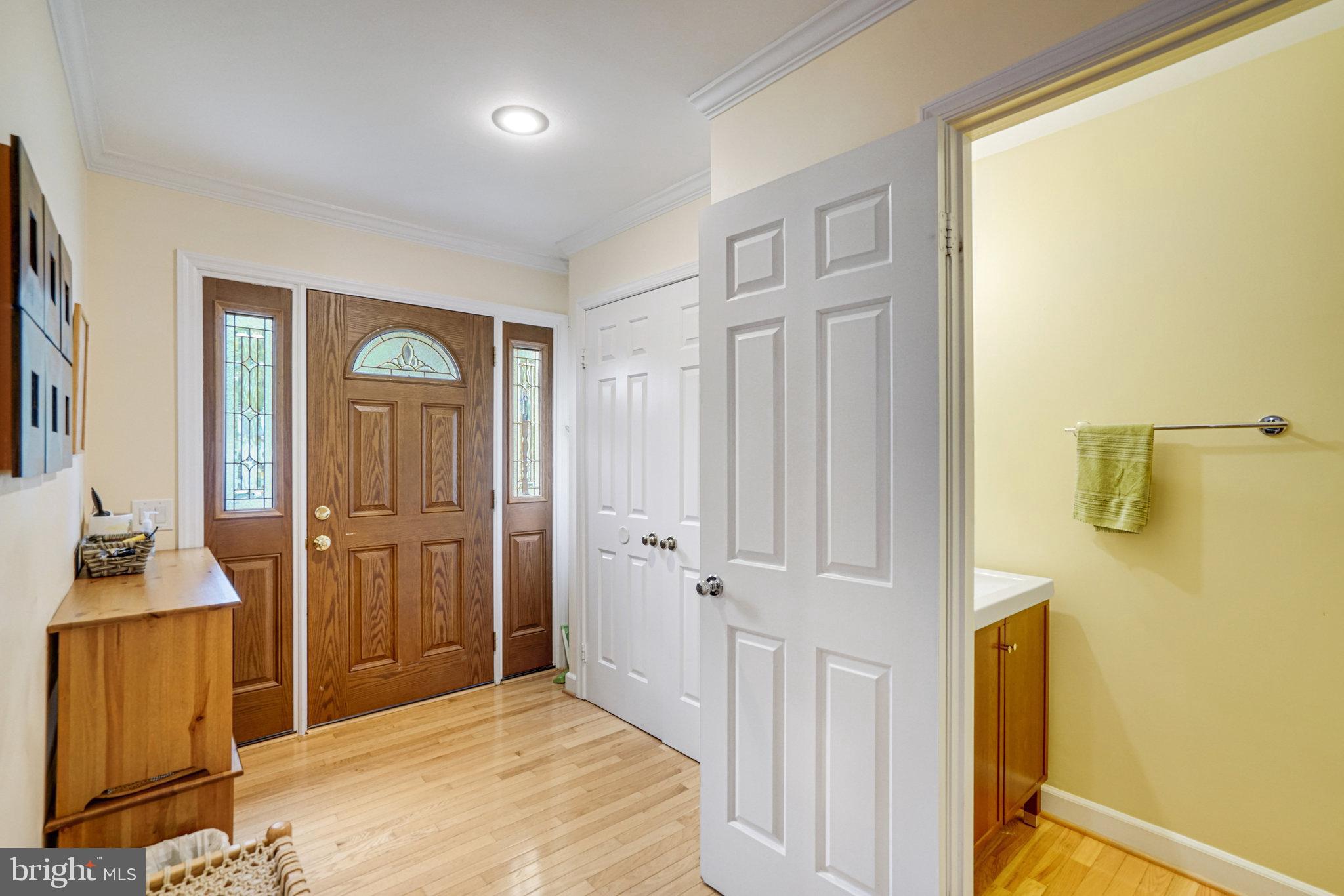 5941 Powell's Landing Road Burke, VA 22015 - Photo 8 of 71 Gallery Image 8