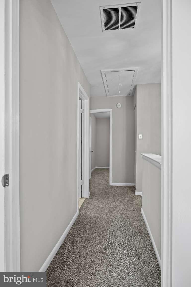 32 Millbridge Court Nottingham, MD 21236 - Photo 14 of 39 a view of a hallway