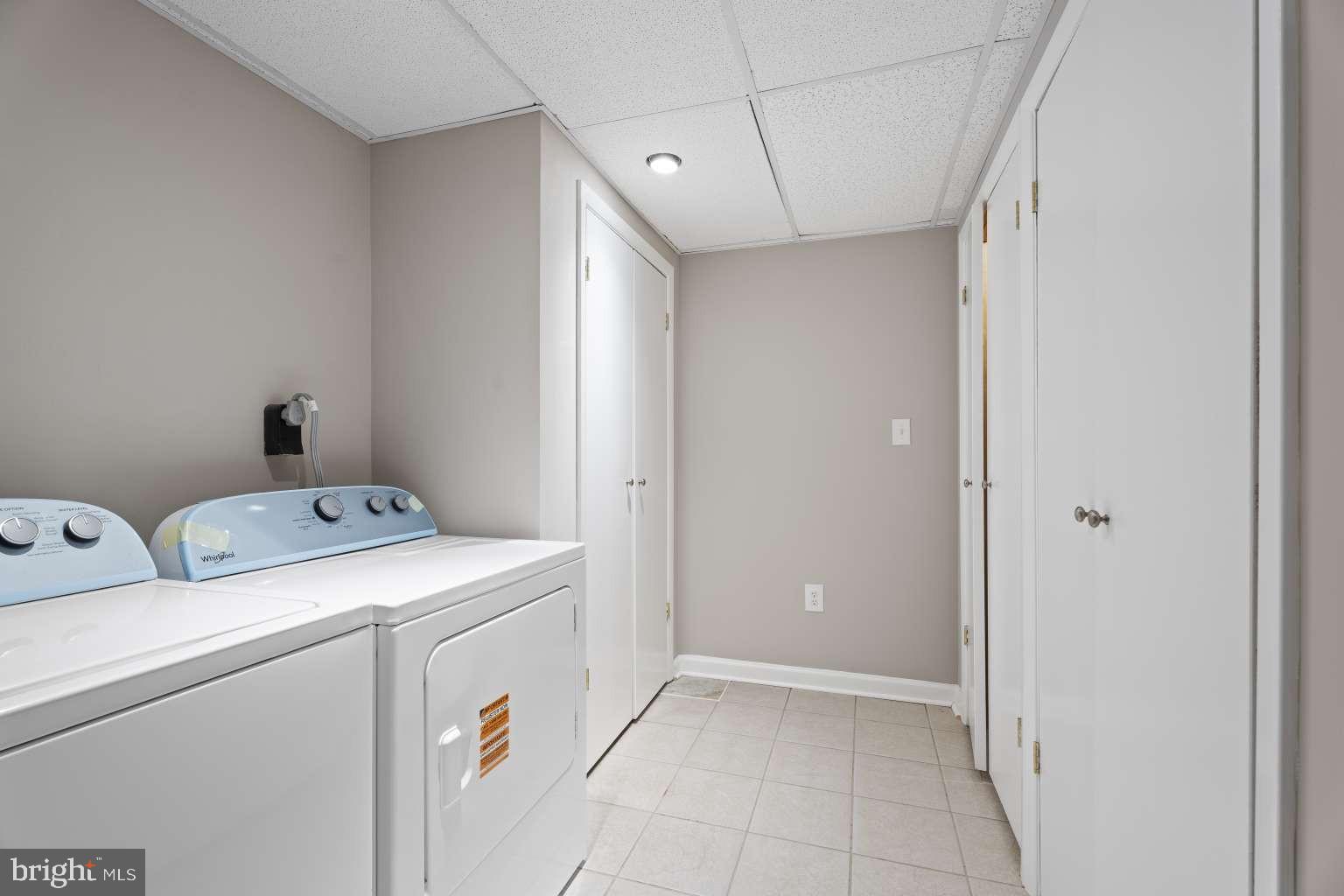 32 Millbridge Court Nottingham, MD 21236 - Photo 31 of 39 a utility room with dryer and washer