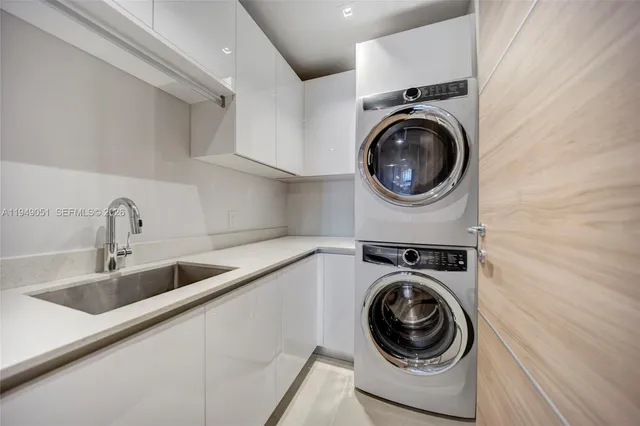 $16,500 | 515 Valencia Avenue, Unit 604, Coral Gables, FL 33134