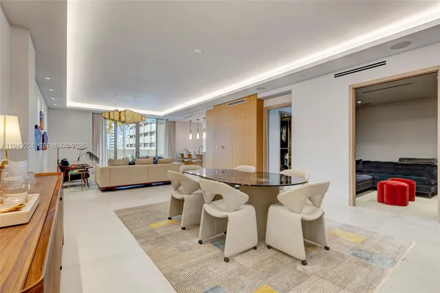 $16,500 | 515 Valencia Avenue, Unit 604, Coral Gables, FL 33134