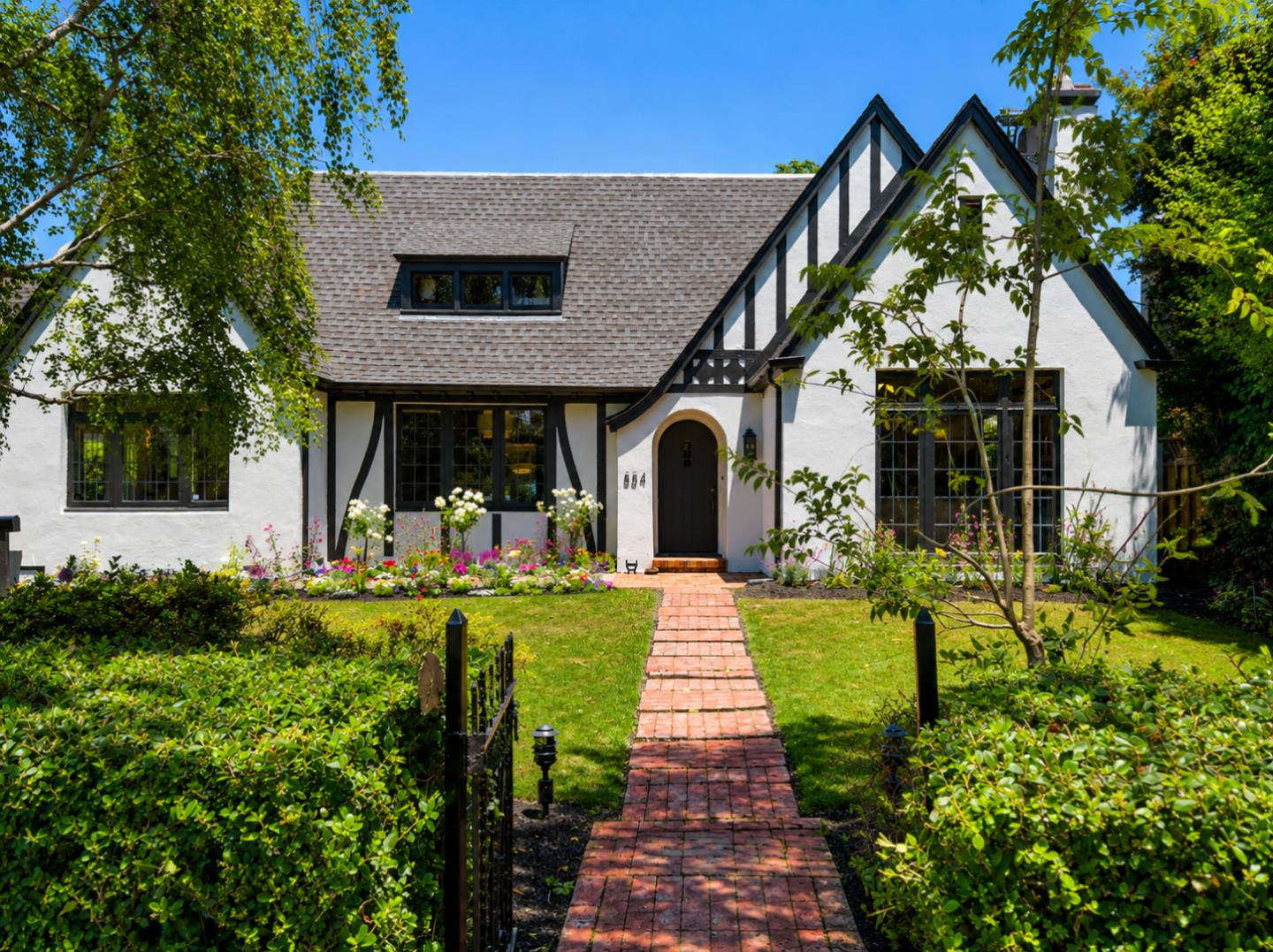 554 Edgewood Road San Mateo, CA 94402 - Photo 1 of 14