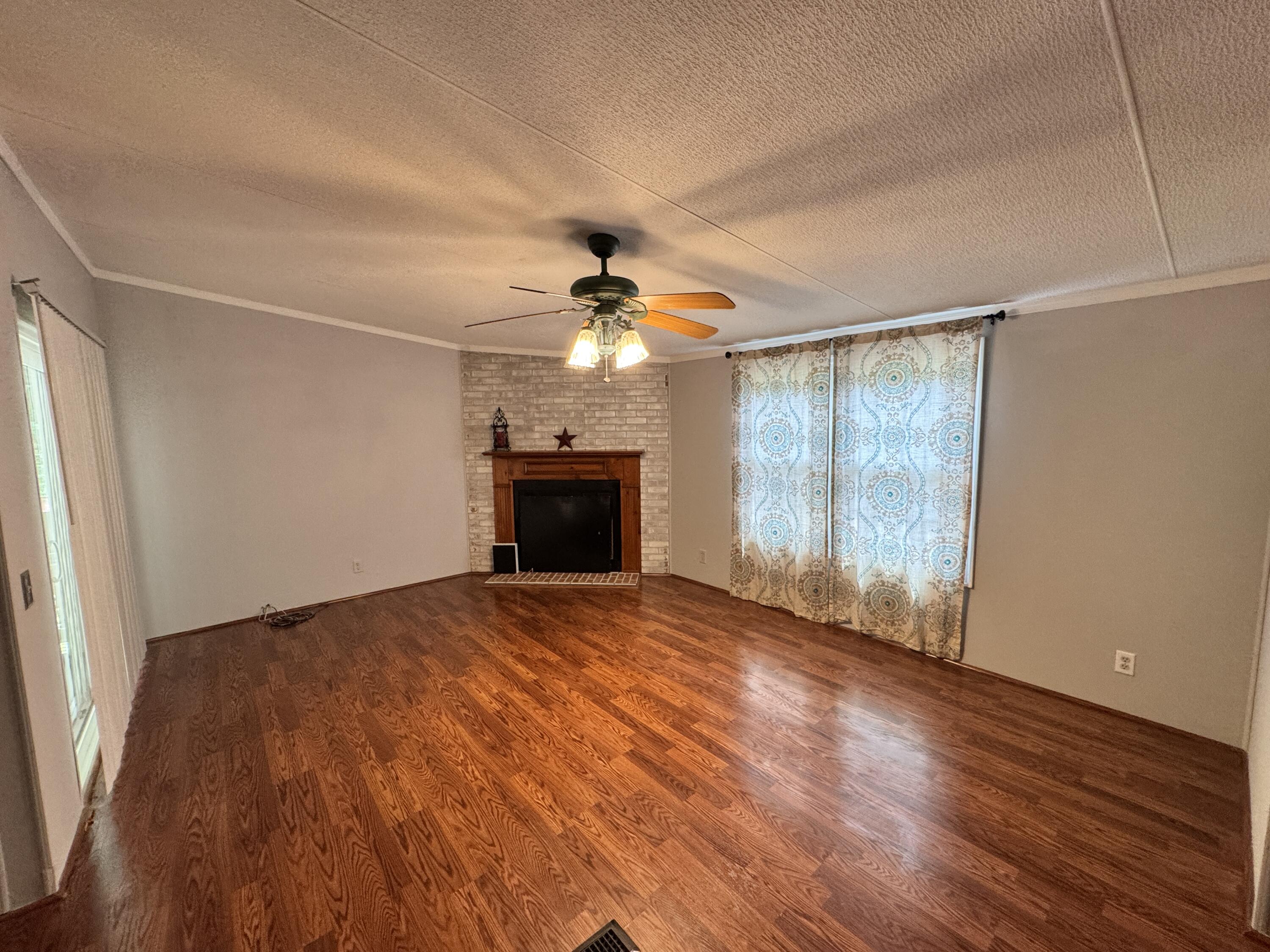 23 Meryls Road Buchanan, VA 24066 - Photo 12 of 26 Family room