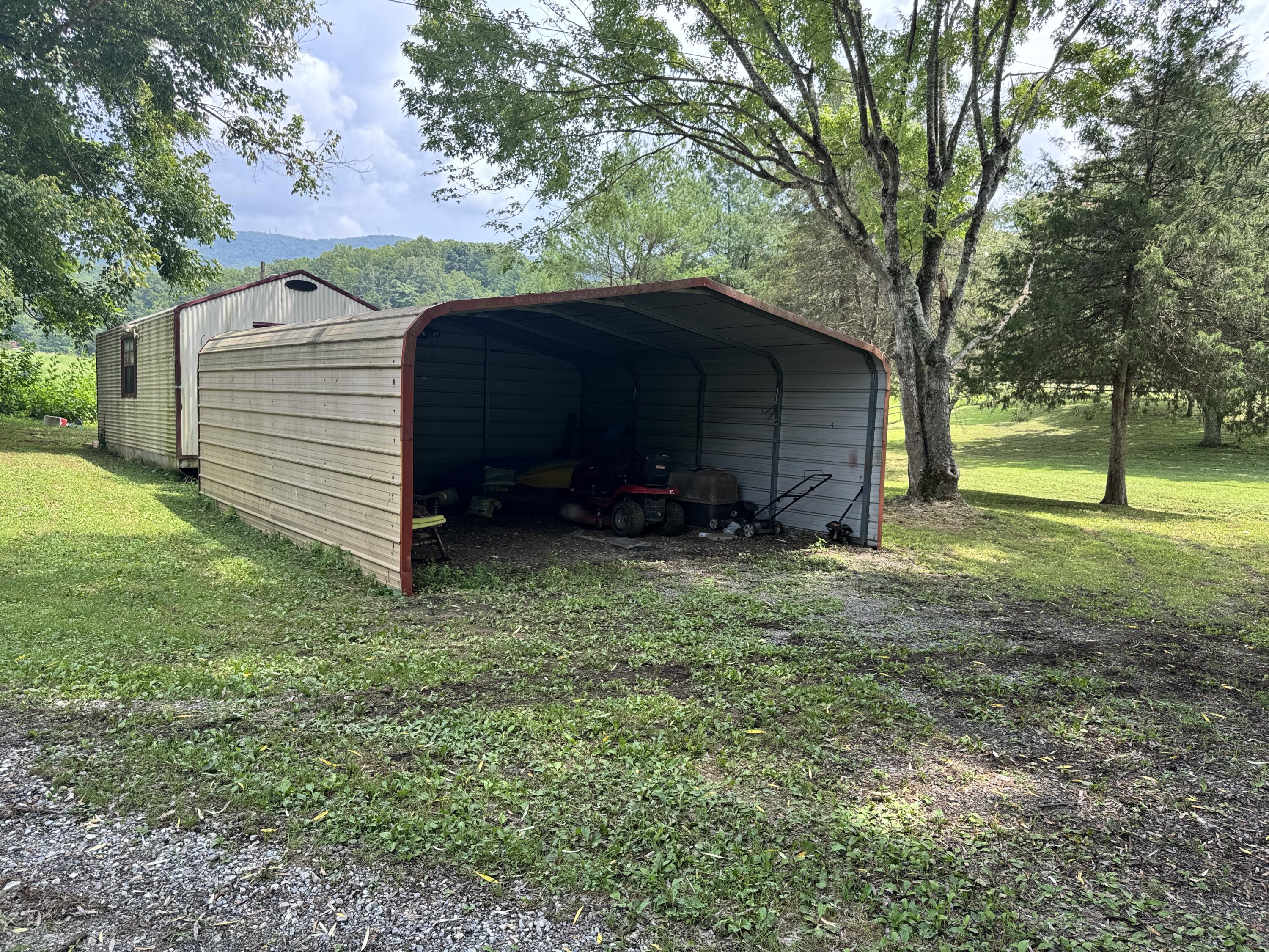 23 Meryls Road Buchanan, VA 24066 - Photo 23 of 26 Carport1
