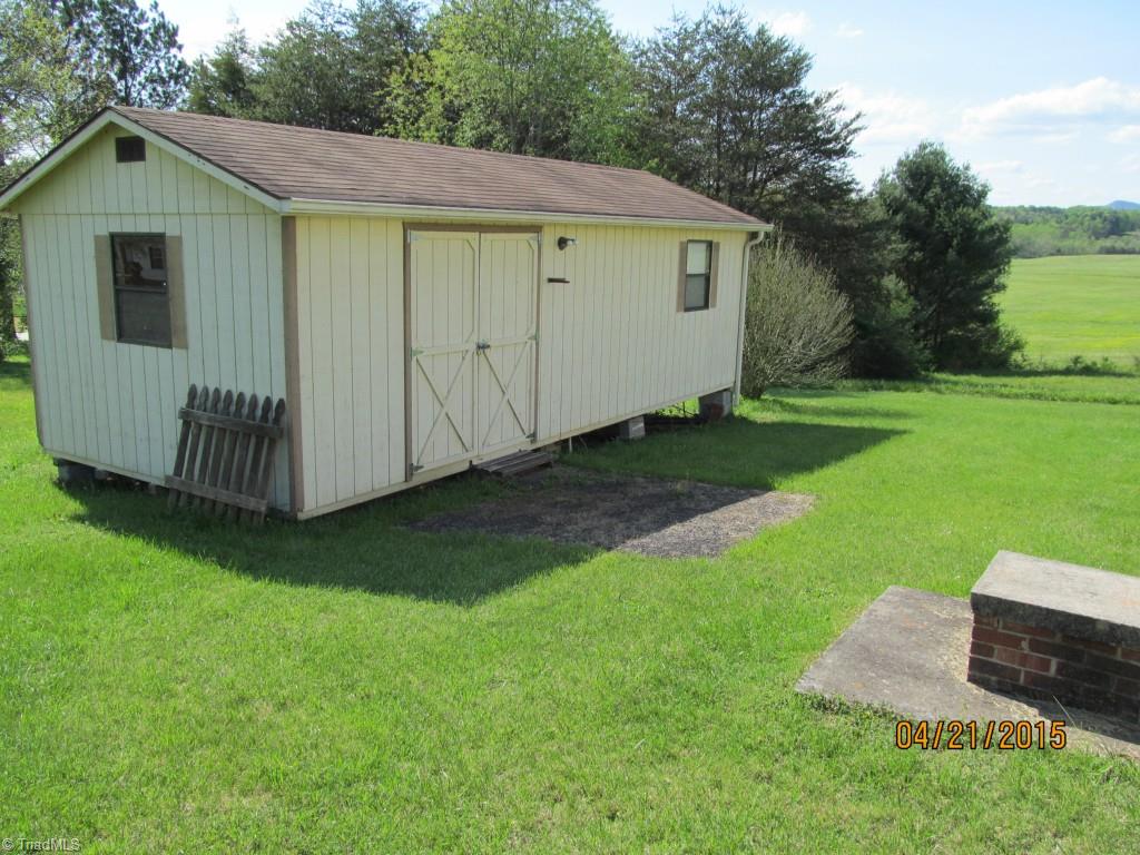 921 Pipers Gap Road Mount Airy, NC 27030 - Photo 11 of 19 Gallery Image 11