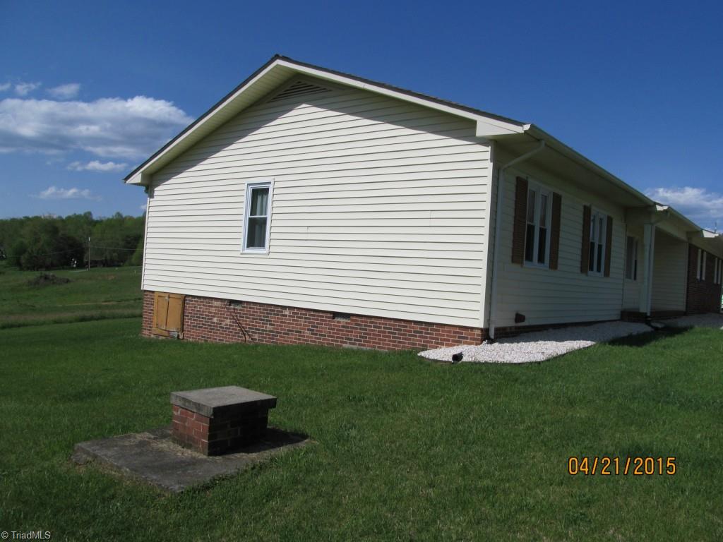 921 Pipers Gap Road Mount Airy, NC 27030 - Photo 3 of 19 Gallery Image 3