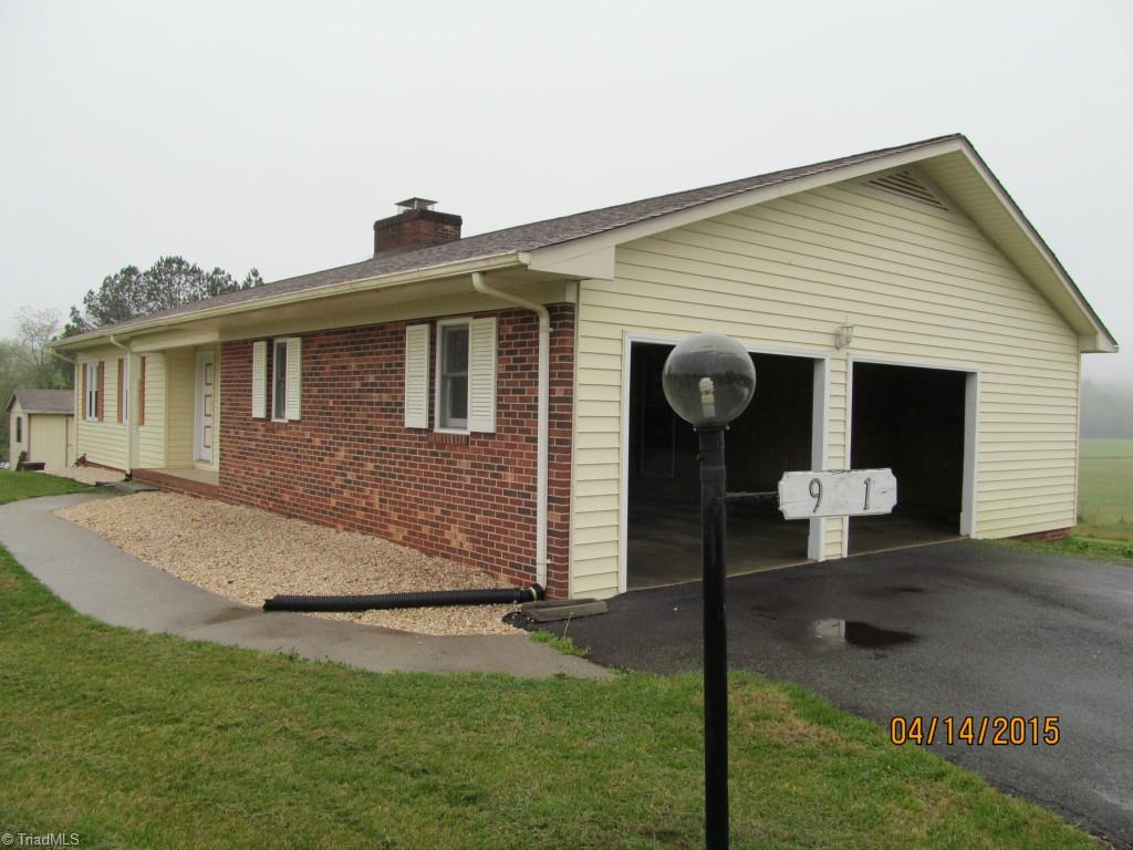 921 Pipers Gap Road Mount Airy, NC 27030 - Photo 7 of 19 Gallery Image 7
