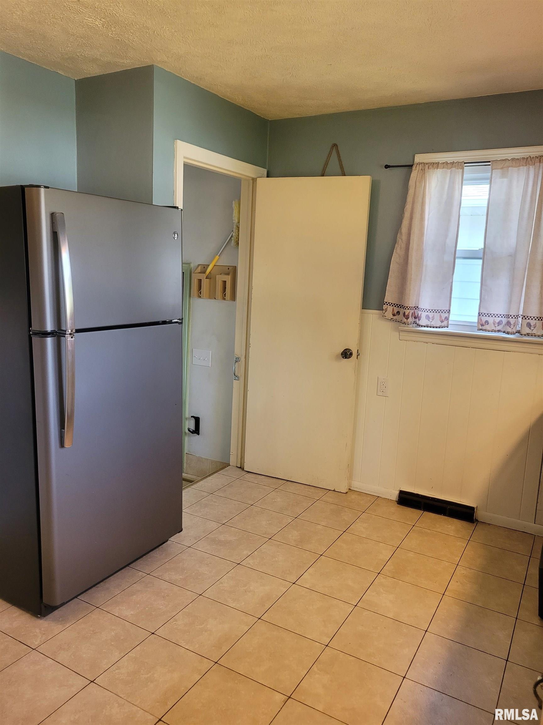 601 Nora Lane Mount Vernon, IL 62864 - Photo 13 of 20