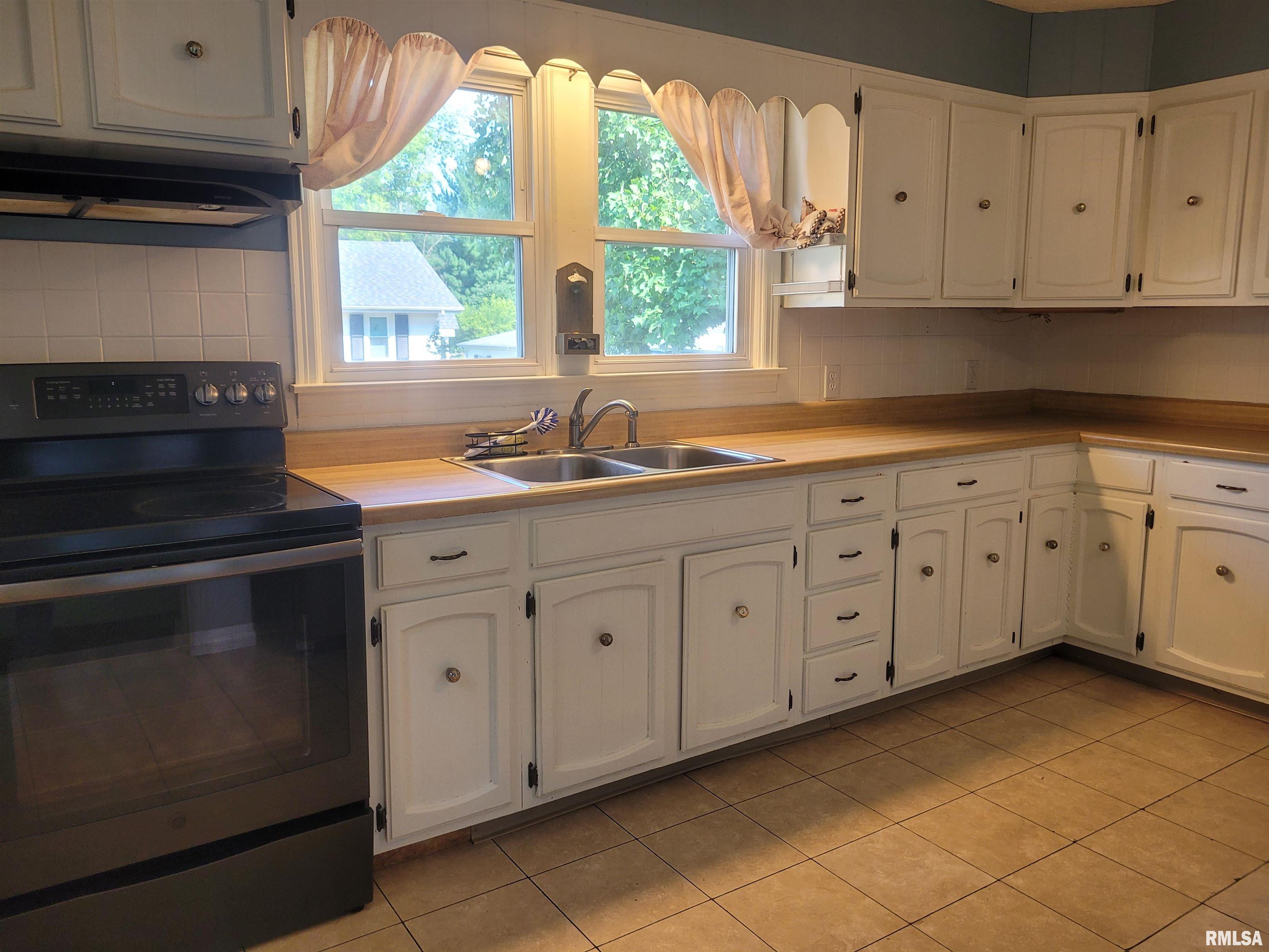 601 Nora Lane Mount Vernon, IL 62864 - Photo 15 of 20