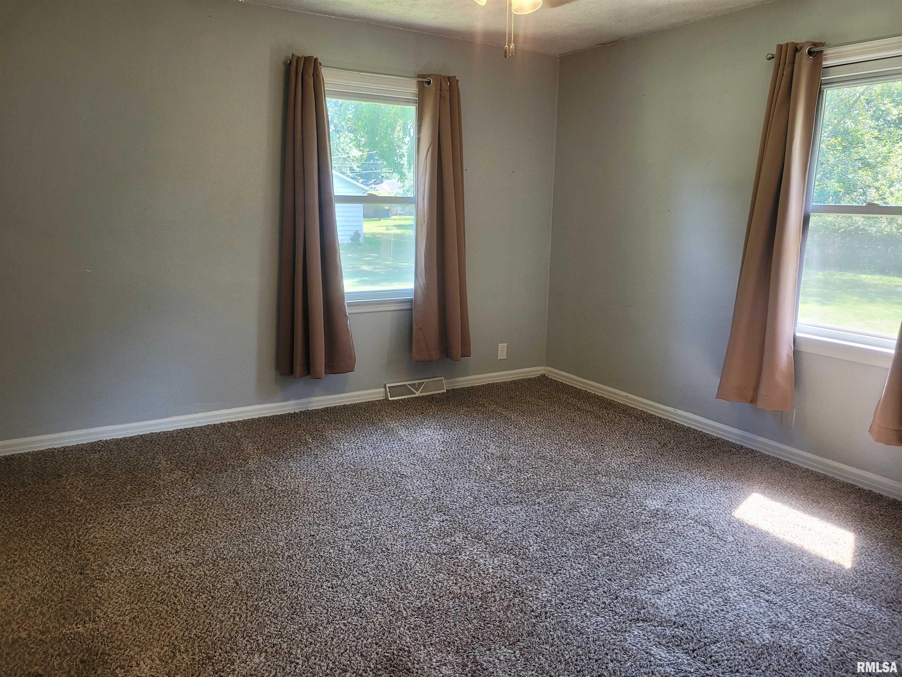 601 Nora Lane Mount Vernon, IL 62864 - Photo 8 of 20