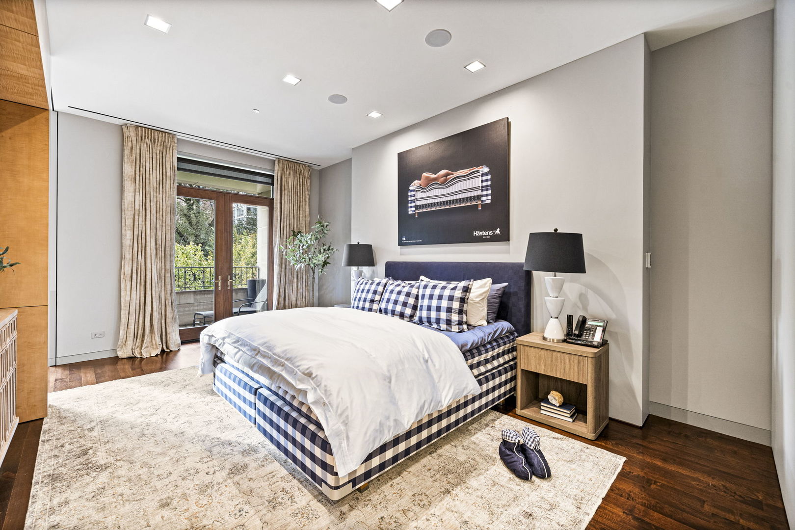 65 East Goethe Street, Unit 3W Chicago, IL 60610 - Photo 23 of 43 a bedroom with a bed and a large window