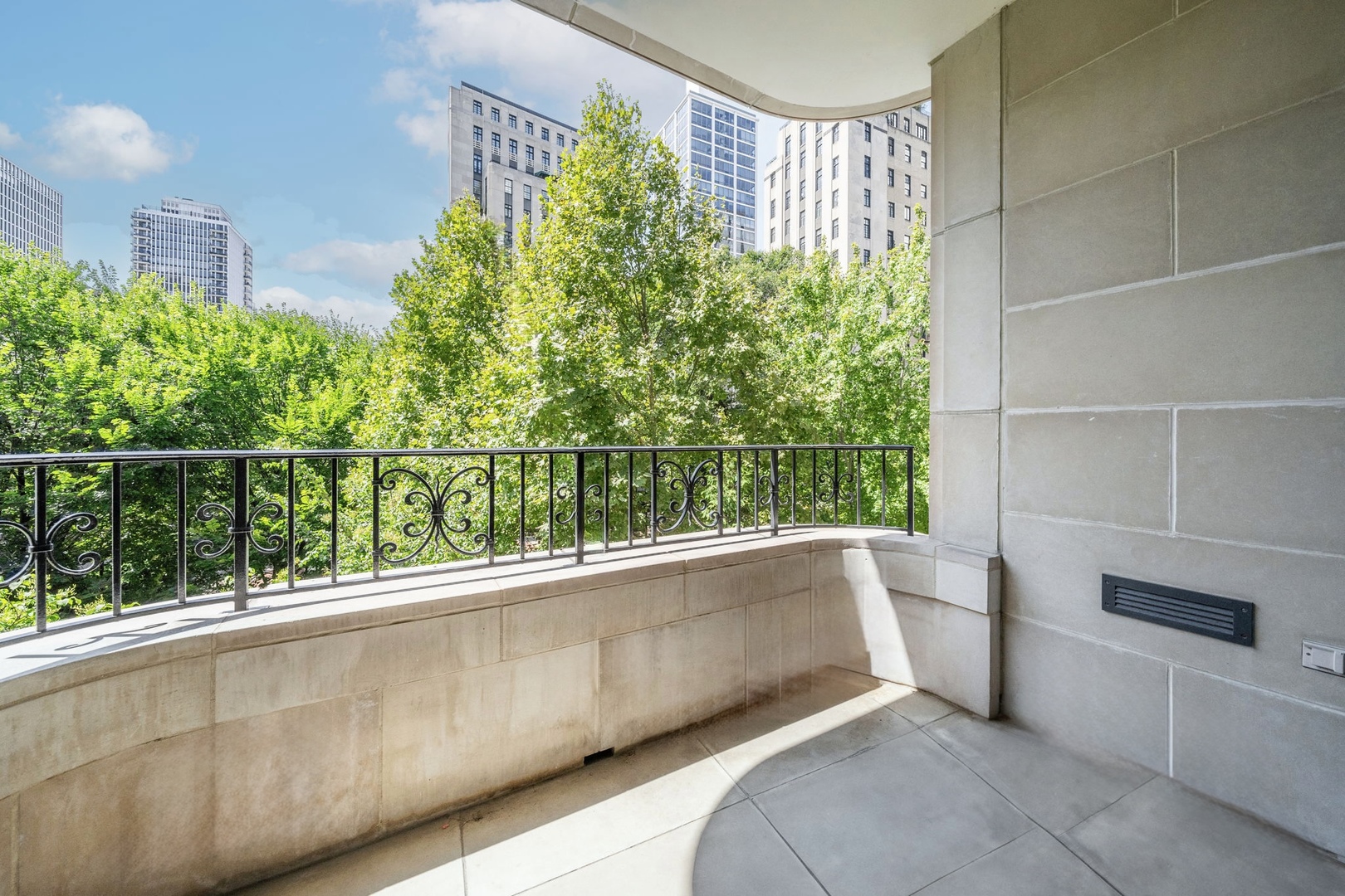 65 East Goethe Street, Unit 3W Chicago, IL 60610 - Photo 25 of 43 a view of balcony with mountain view
