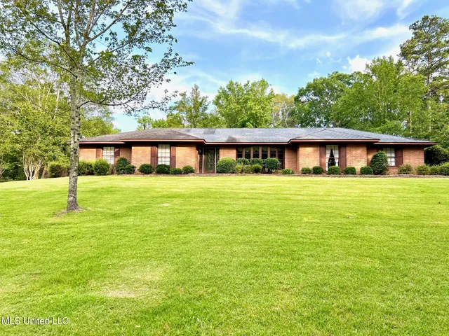 $320,000 | 1204 North Jordan Street, Carthage, MS 39051