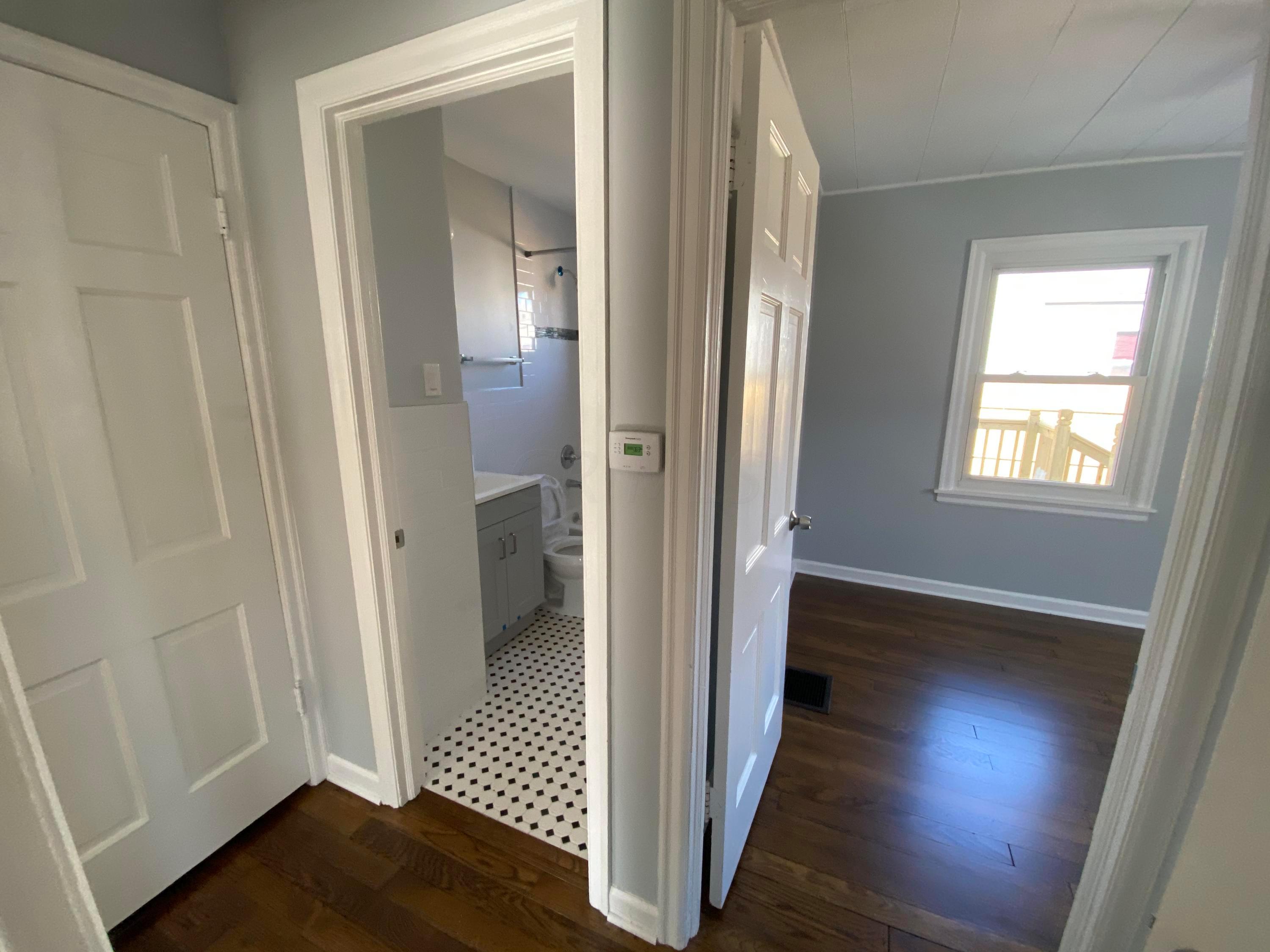 208 Demorest Road Columbus, OH 43204 - Photo 31 of 54 Gallery Image 31