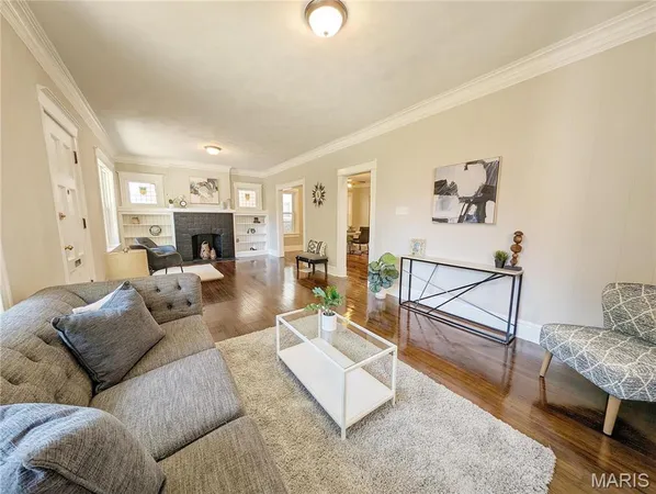 $369,900 | 6304 Cates Avenue, St. Louis, MO 63130