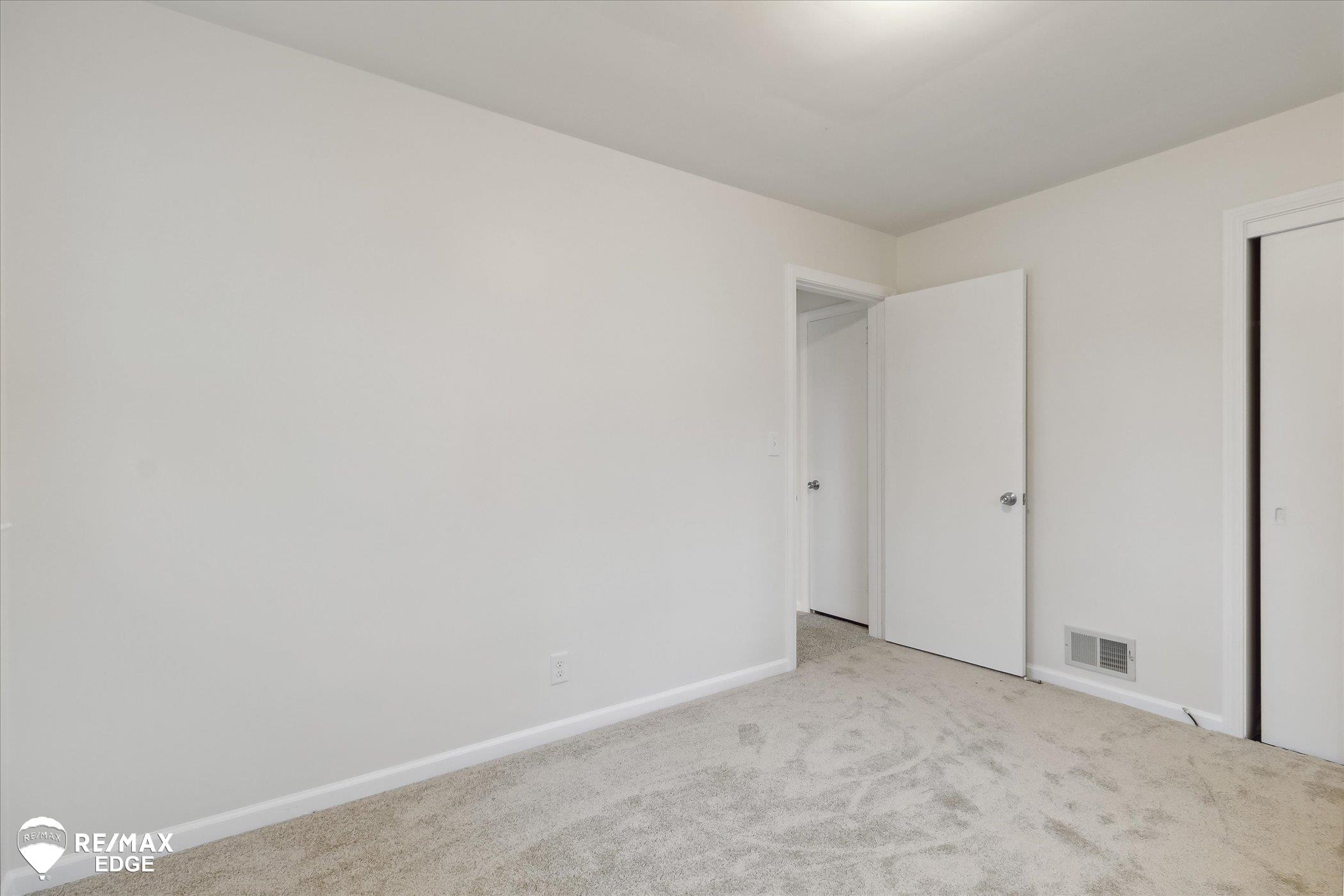 4334 Risedorph Avenue Burton, MI 48509 - Photo 19 of 32 50161485-245682bc-eaf9-4ca1-be4b-a5a8add65dfd.JPG