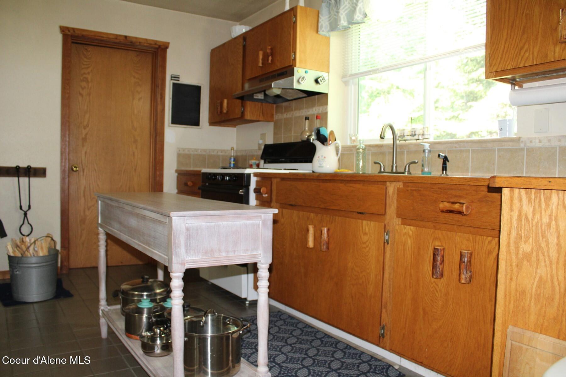 788 Gold Cup Mountain Road Laclede, ID 83841 - Photo 15 of 64 Kitchen