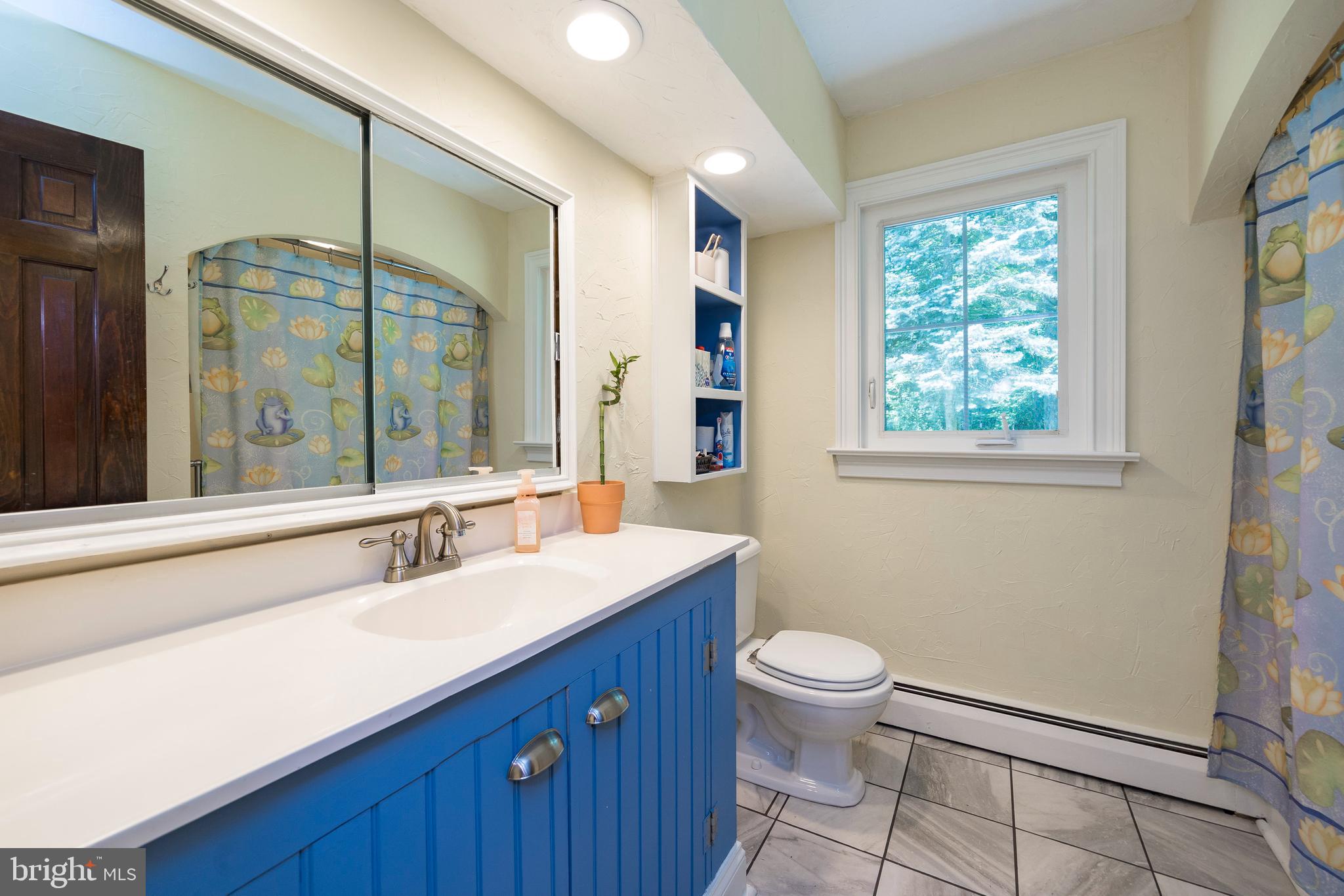116 Ridgewood Circle Downingtown, PA 19335 - Photo 23 of 38 hall bath