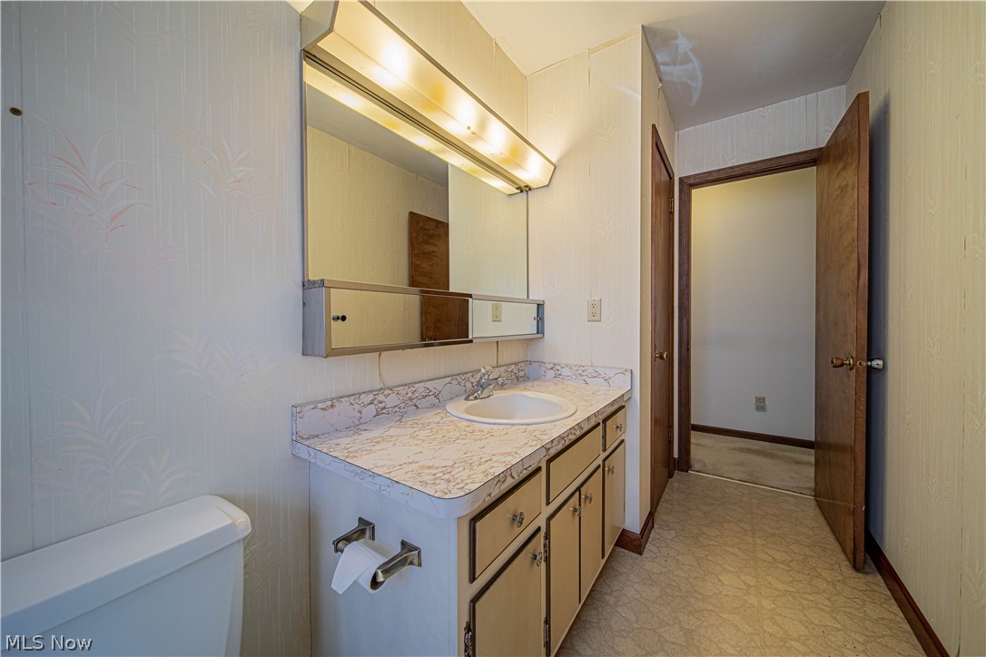 5592 Lockwood Road Madison, OH 44057 - Photo 16 of 28