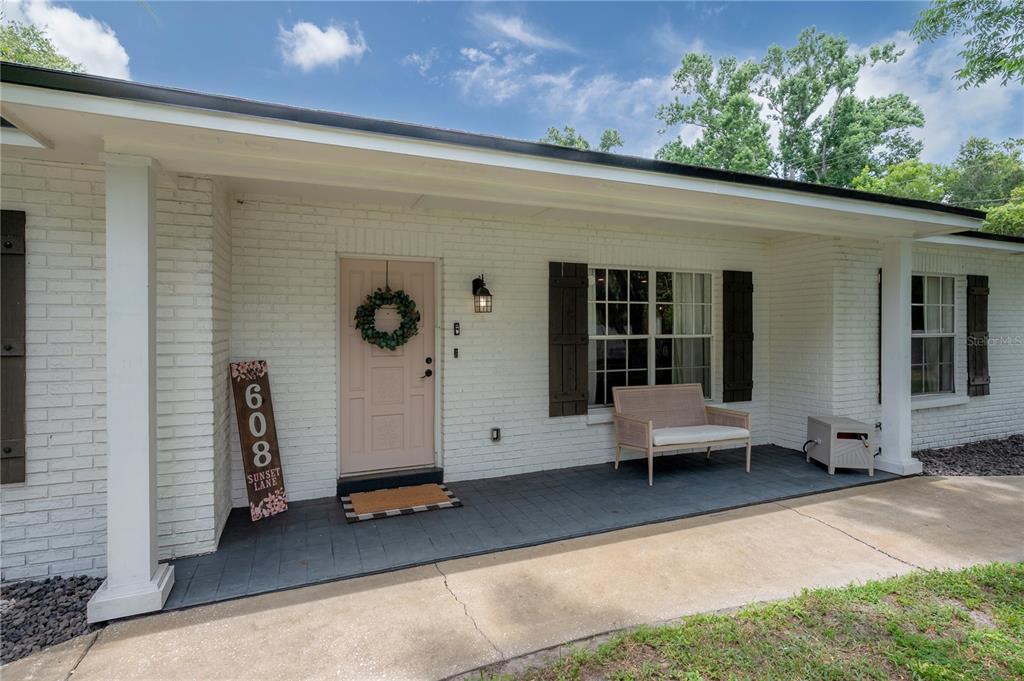 608 Sunset Lane Lutz, FL 33549 - Photo 3 of 60