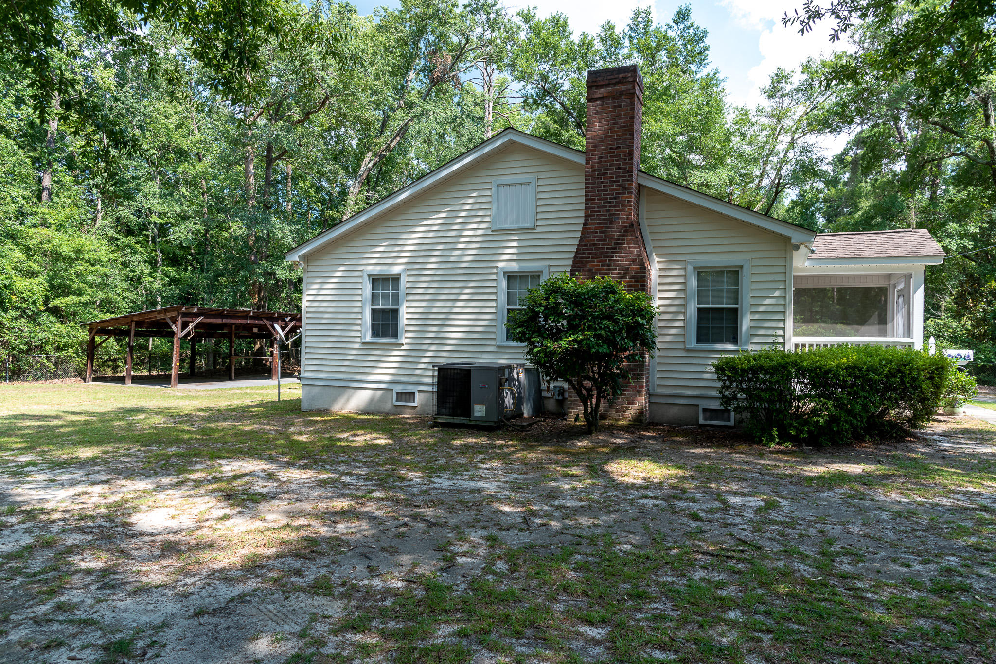411 Center Street Walterboro, SC 29488 - Photo 4 of 19 Left side view