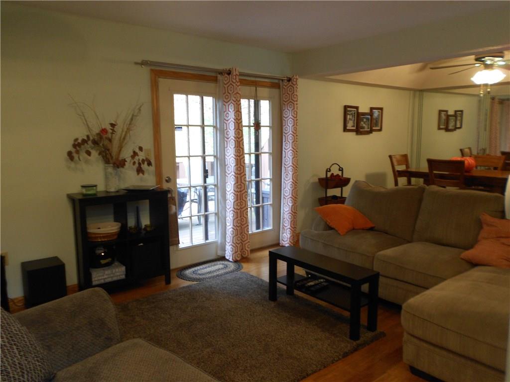 166 Old English Road Pittsburgh, PA 15237 - Photo 3 of 22 Gallery Image 3