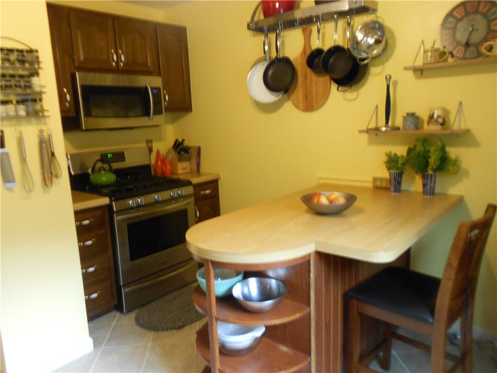 166 Old English Road Pittsburgh, PA 15237 - Photo 6 of 22 Gallery Image 6
