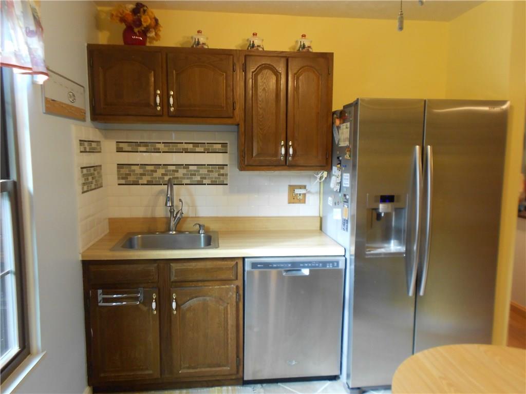166 Old English Road Pittsburgh, PA 15237 - Photo 7 of 22 Gallery Image 7