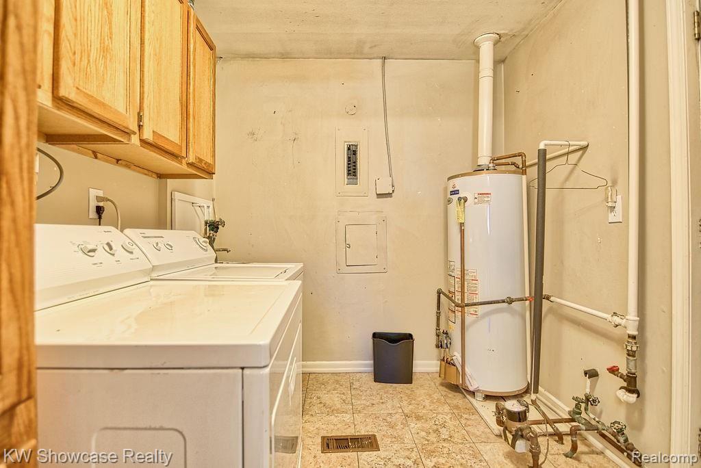 2224 South Commerce Road Walled Lake, MI 48390 - Photo 22 of 33 2224SCommerce-15.jpg