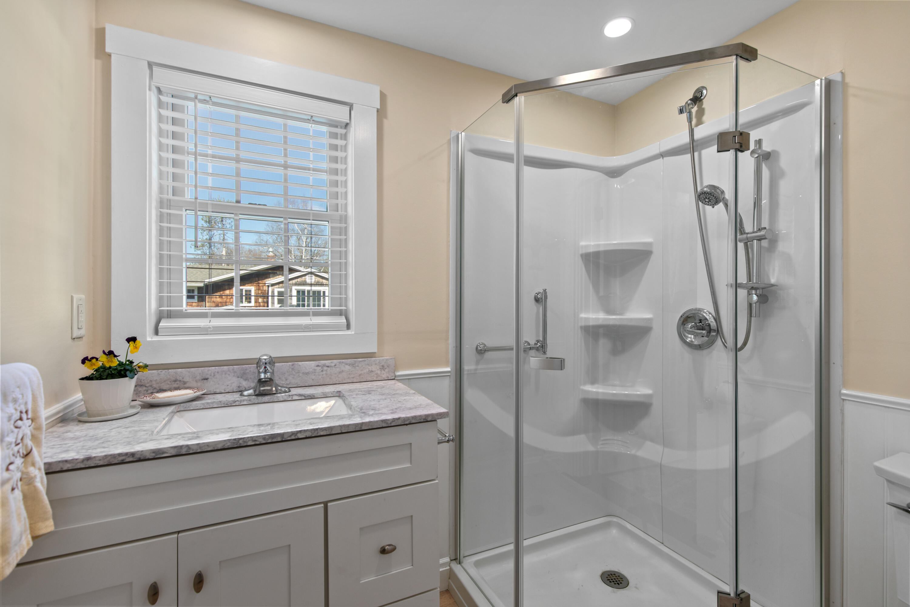 56 Wall Street Portland, ME 04103 - Photo 18 of 43 56 Wall Street Portland-027