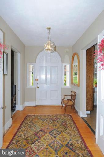 9811 Indian Queen Point Road Fort Washington, MD 20744 - Photo 6 of 30 Entrance / Foyer
