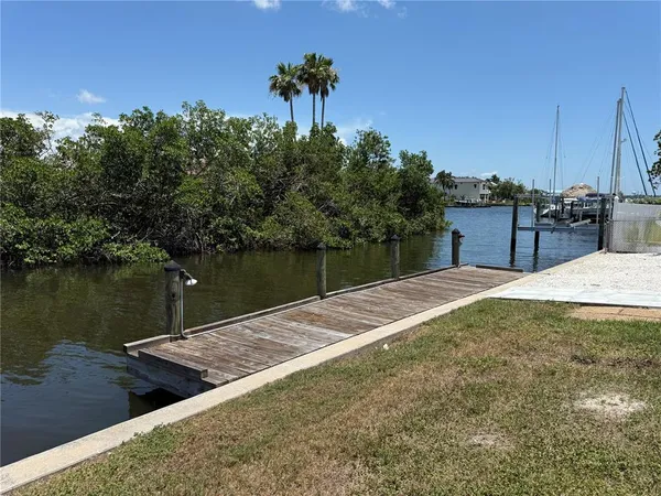 $3,950 | 808 25th Avenue West, Palmetto, FL 34221