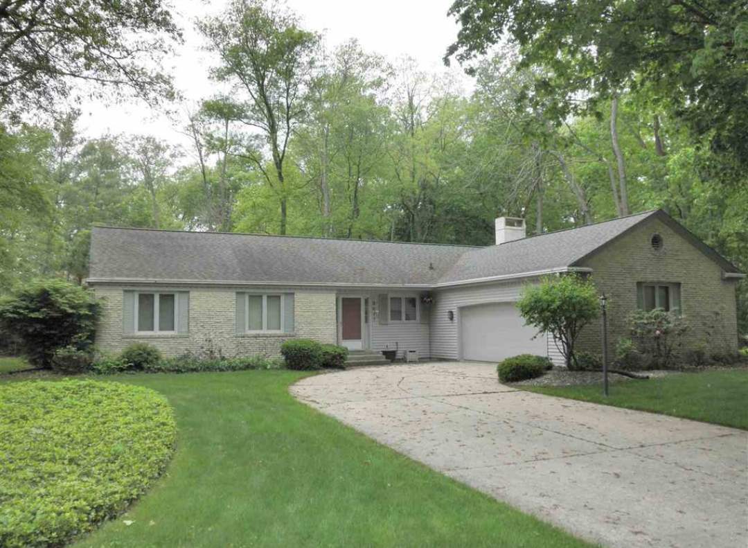 2417 South Stonebridge Road Warsaw, IN 46580 - Photo 1 of 16 Gallery Image 1