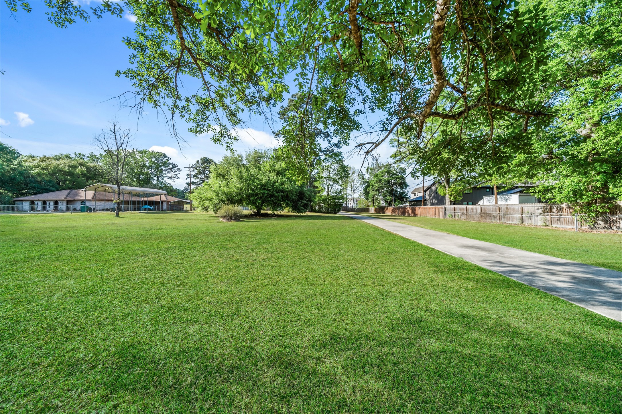 7457 County Line Road Willis, TX 77378 - Photo 2 of 38