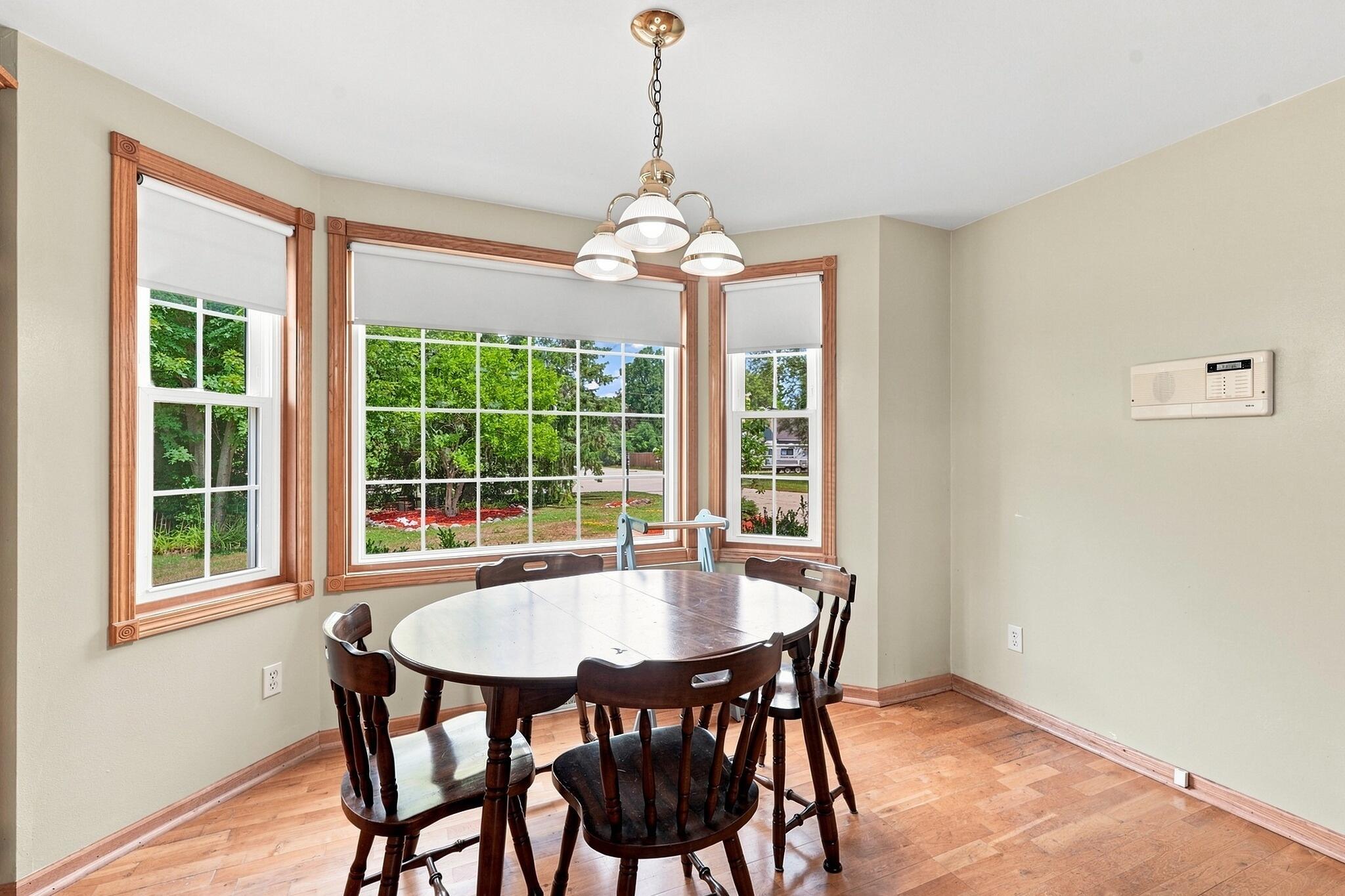 3725 South Joseph Road New Berlin, WI 53151 - Photo 18 of 83 19_Dinette