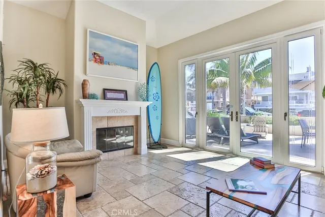 $10,000 | 215 6th Street, Huntington Beach, CA 92648