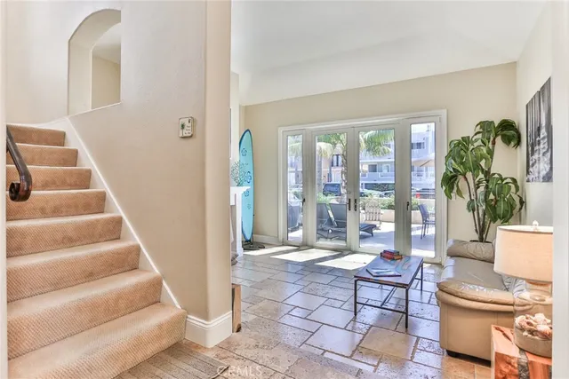 $10,000 | 215 6th Street, Huntington Beach, CA 92648