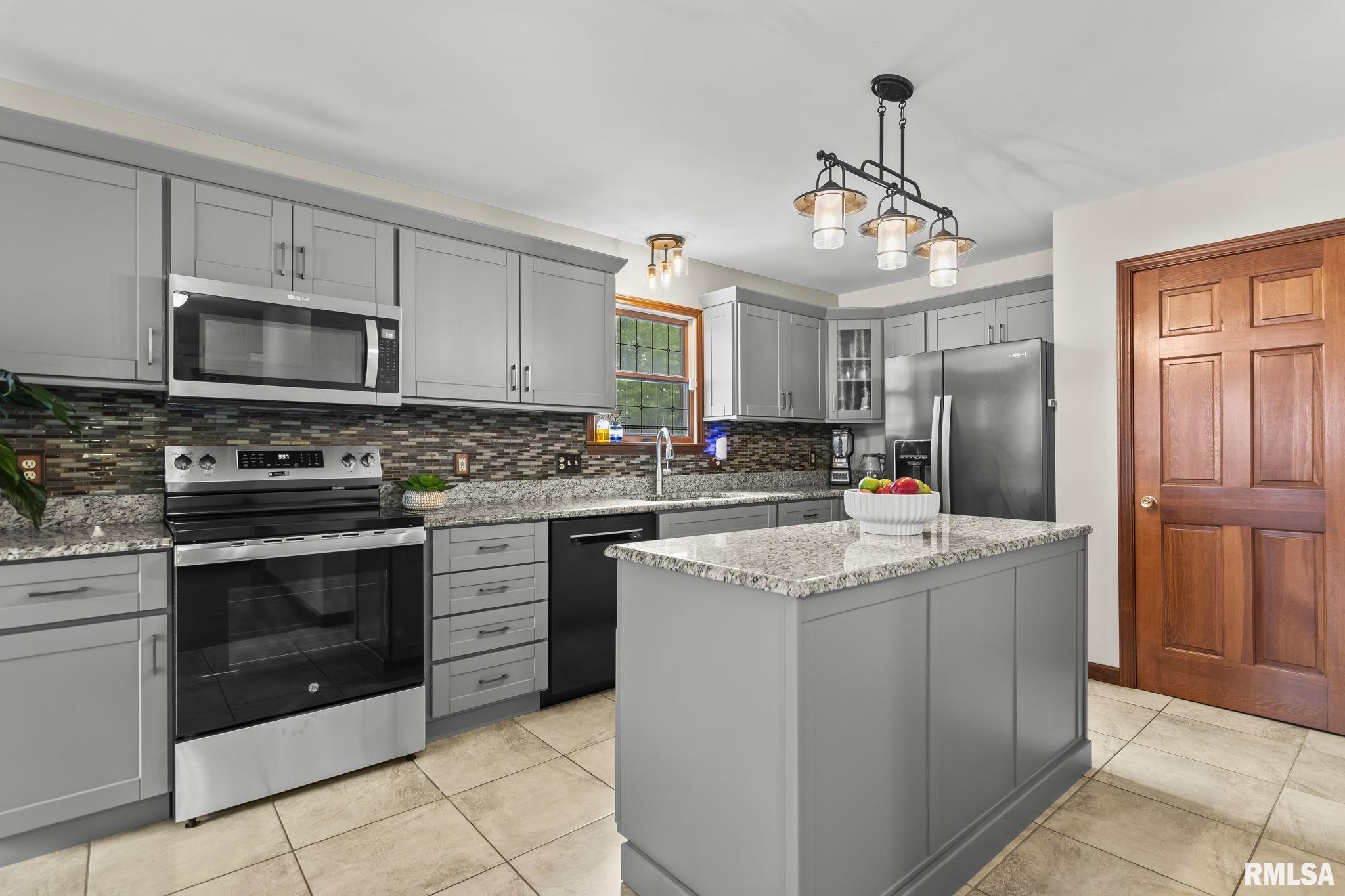 1805 Windycrest Drive Springfield, IL 62704 - Photo 13 of 47