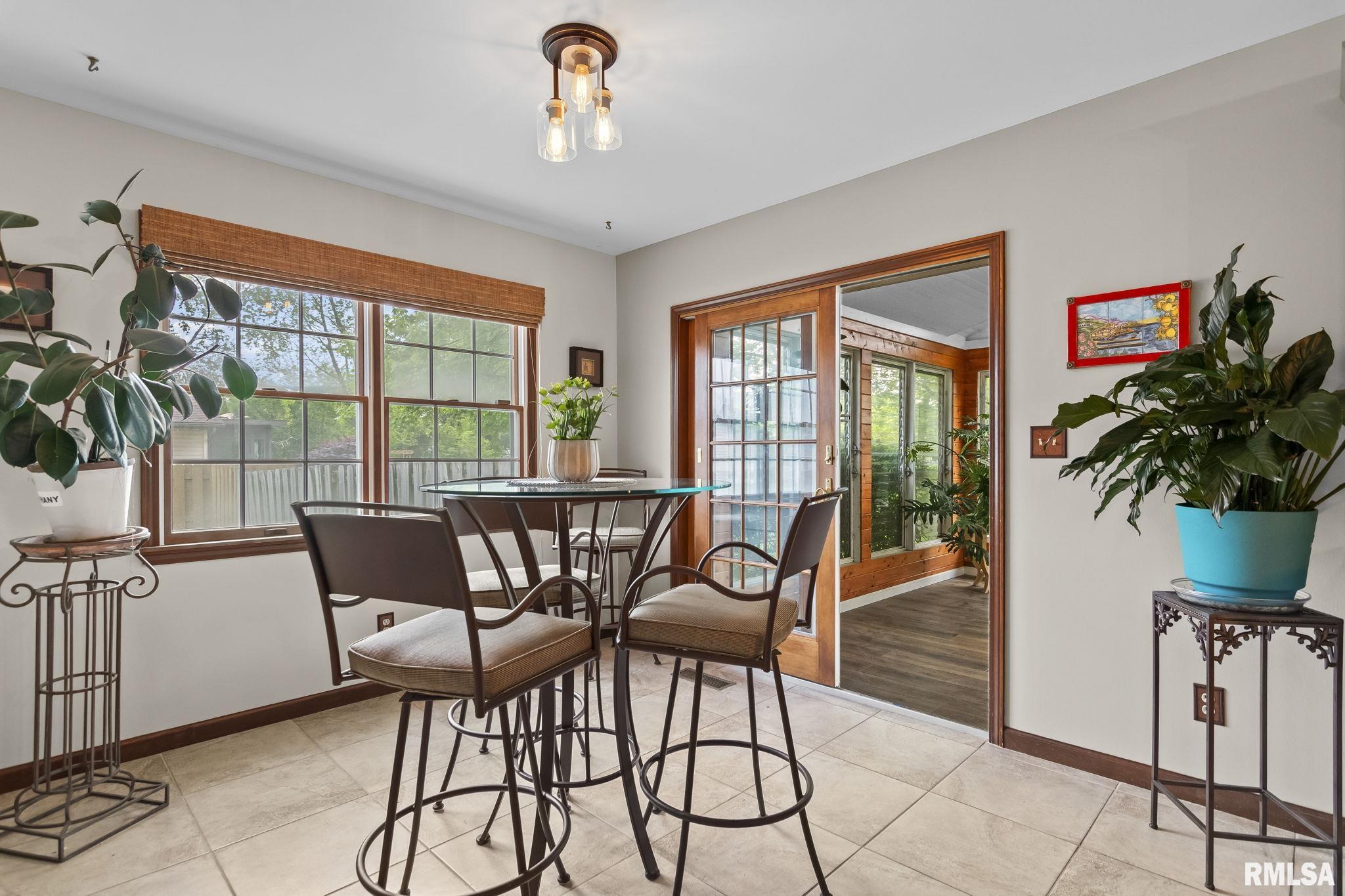 1805 Windycrest Drive Springfield, IL 62704 - Photo 15 of 47