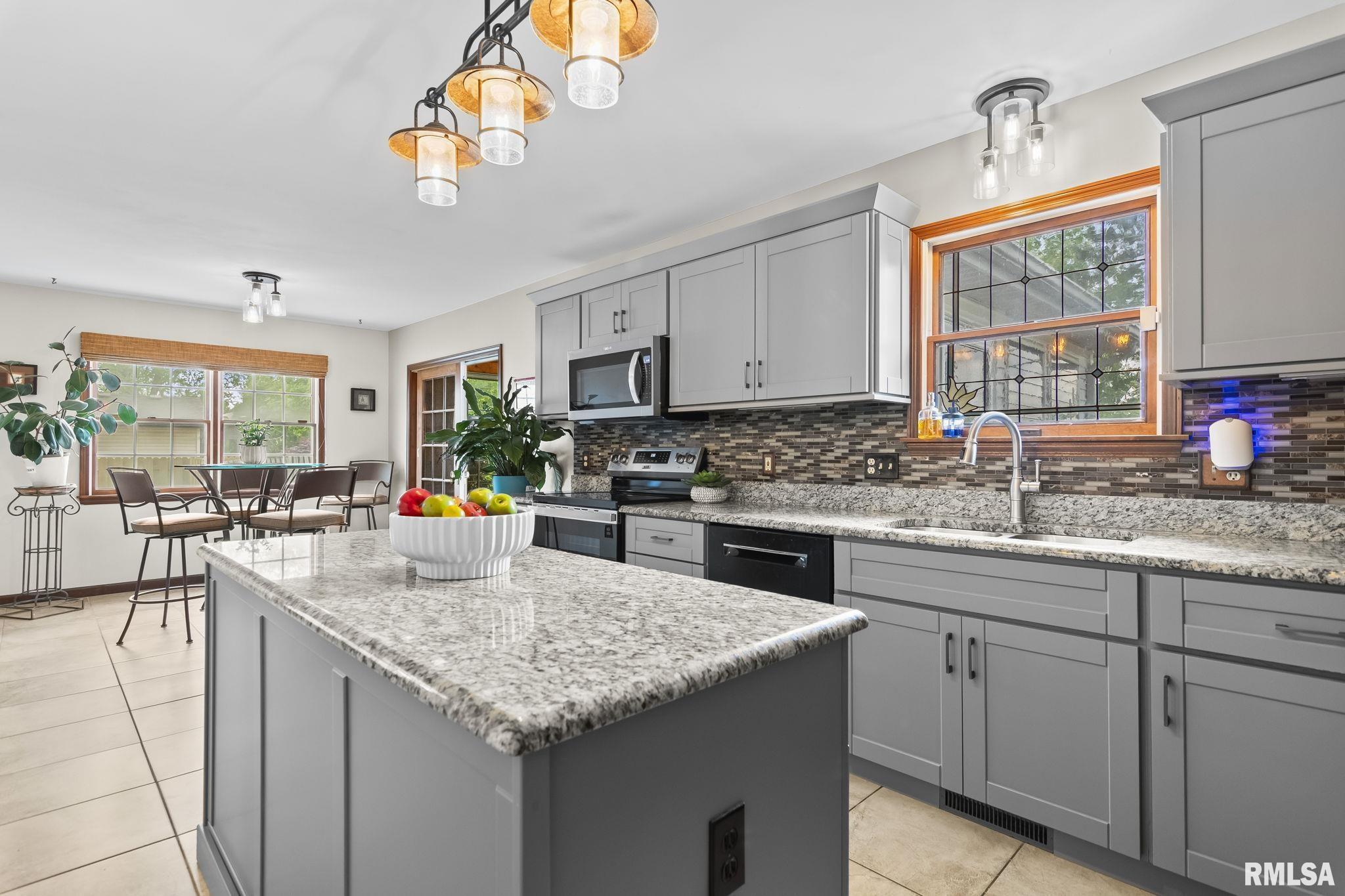 1805 Windycrest Drive Springfield, IL 62704 - Photo 10 of 47