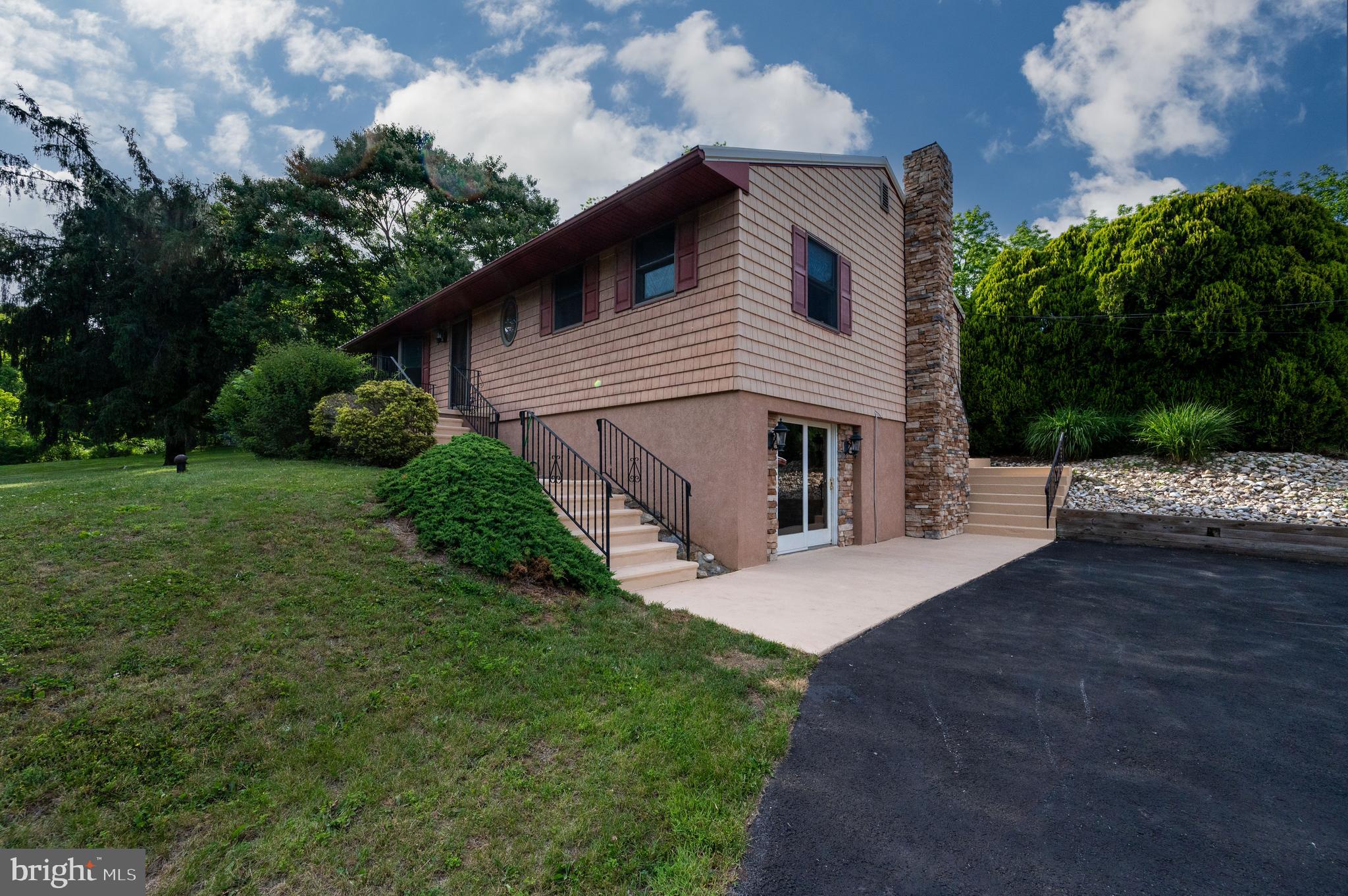 669 Summer Mountain Road Bernville, PA 19506 - Photo 4 of 48