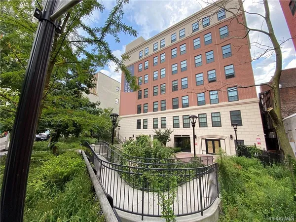 $1,950 | 2 Mill Street, Unit 6D, Yonkers, NY 10701