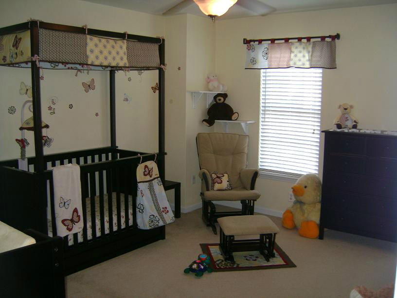 1741 Meadows Road Vinton, VA 24179 - Photo 13 of 23 a living room with furniture