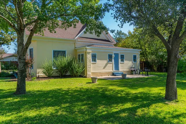 $2,200 | 330 East McNeill Street, Stephenville, TX 76401