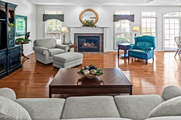 $420,000 | 8 Sable Oaks Court, Bloomington, IL 61704