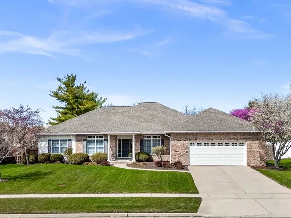 $420,000 | 8 Sable Oaks Court, Bloomington, IL 61704