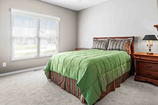 $420,000 | 8 Sable Oaks Court, Bloomington, IL 61704